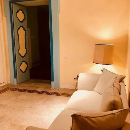 Διαμέρισμα Duomo184 *