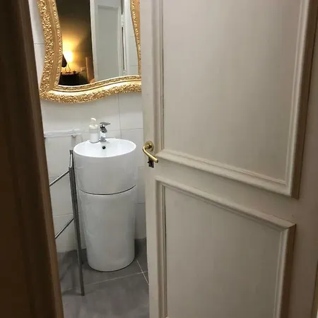 Διαμέρισμα Duomo184 *